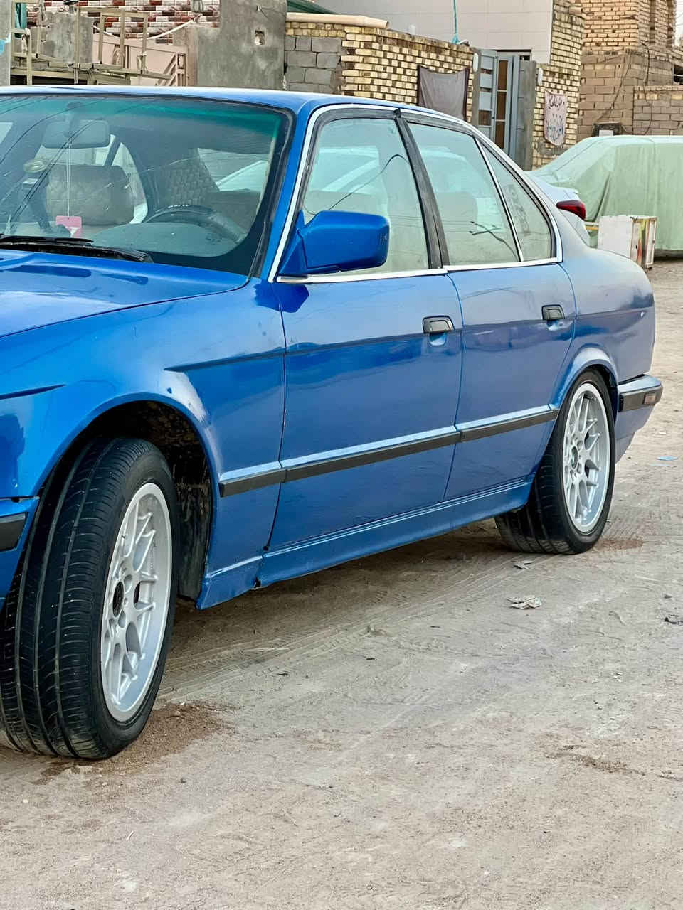 بي ام 525 بلاد مكينه وكير نضيفات
حداديه نضيفه كهربائيات كلها شغاله مابيها شي مو شغال 
منضومه لايت زنون جديده تخم تاير تخم ويل كرن الغزال مصبوغه صبغ عام جماليه فقط بدون ضربه سنويتها منتهيه صارلها 6 اشهر مشروع وطني وين ماتريد اداور مراوس او بيع مكاني ناصريه سوق الشيوخ ***********

