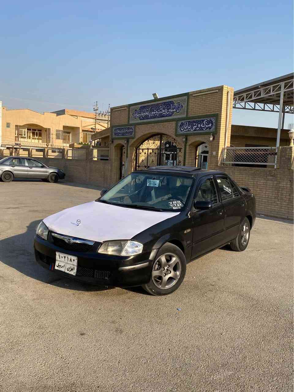 مازدة 323 مؤديل 2000 گير عادي جوار جام كارةبا گير مةكينة توند و تؤلي بةشةرت سةيارةكة جاهيزة يةك دينار مةسروفي نية جوار تاية و ويلي نوية 2 وةرةقة خةرامةي لةسةرة دواي محملة دةگةرينمةوة سي جوار پارجةي بؤياخة سحري 37 وةرةقة شوين هةولير رةقةم تةلةفؤني خاوةني *********** أربيل, العراق
