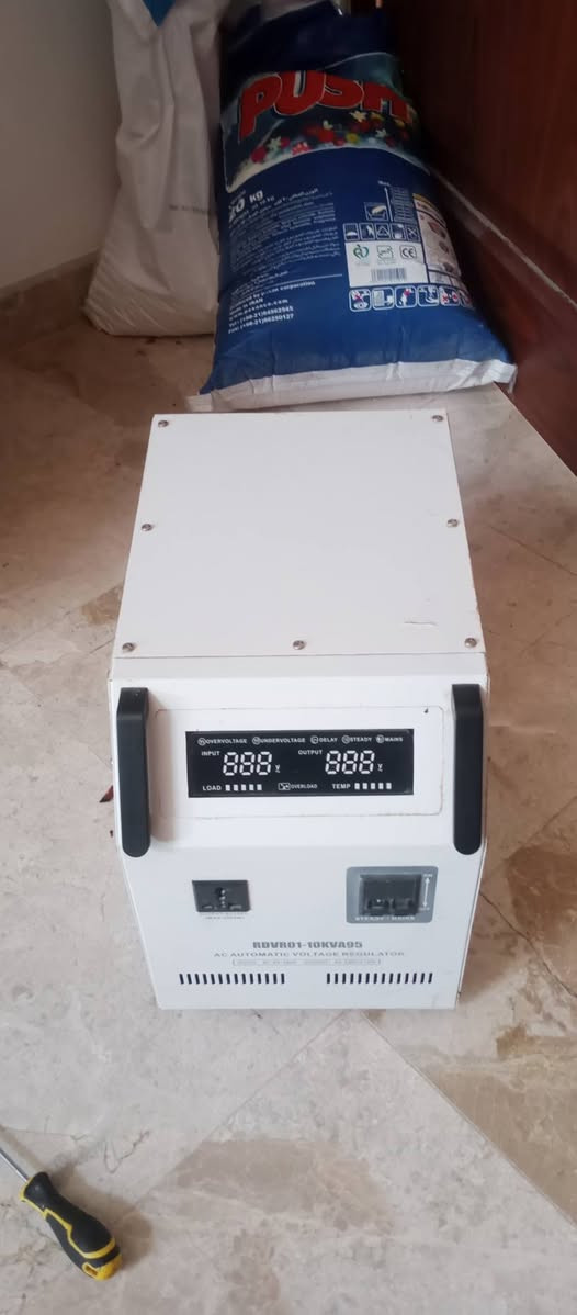 السلام عليكم ورحمه الله وبركاته عندي جهاز رافع فولتية للبيع جهاز نظيف جدا قدرته95 10kva  ا40امبير 
جهاز نوعه ملف نحاس  
سعره250 الموقع الدورة 
للتواصل يوجد واتساب على هذا الرقم
***********
