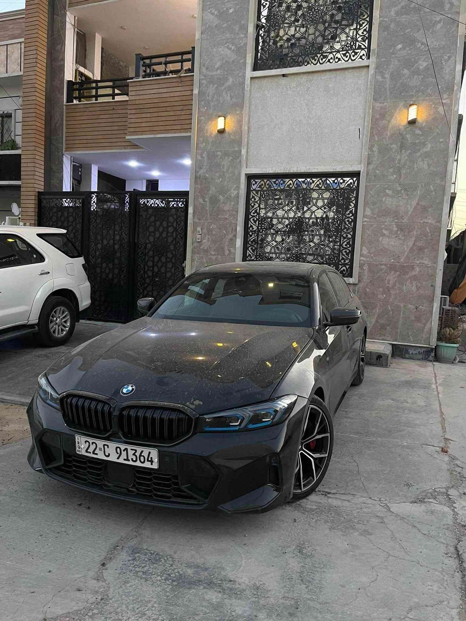 🔥 BMW 330i M-Package | موديل 2022 🔥
🇺🇸 وارد أمريكي | صفر مسج | جاهزة من كلشي

🚘 المواصفات والتجهيزات:
• M-Package كامل 🔥
• محرك 2.0 لتر TwinPower Turbo
• 4 سلندر — 255 حصان
• گير أوتوماتيك 8 سرعات
• دفع خلفي RWD
• بصمة + كارت
• دخول وتشغيل ذكي
• LED داخلي Ambient Lighting
• لايت داخلي متحرك وذكي ✨
• Adaptive LED أمامي يتحرك ويا الستيرن
• لايت ترحيبي عند الاقتراب من السيارة
• حساسات أمامية + خلفية + جانبية
• رادارات
• كاميرات 360°
• Parking Assistant
• فتح الشنطة بالدوسة
• مقاعد جلد
• ستيرن M Sport
• عدادات رقمية
• شاشة وسطية
• Apple CarPlay / Android Auto
• مرايات كهربائية وطي كهربائي
• وياله M Sport
• نظام صوتي
• أنظمة أمان ومساعدة متعددة

🛠️ حالة السيارة:
• الضرر ربع بنيد فقط
• بدون دواخل
• جاملغ مبدل بلادي نفس اللون
• السيارة صفر مسج وجاهزة من كلشي

📋 التسجيل:
• رقم أربيل مداور أو وكالة حسب طلب المشتري

📍 مكان السيارة: بغداد

🔑 رقم الشاصي:
3MW5R1J04N8C62727

💰 السعر: 278 ورقة

📞 ***********
