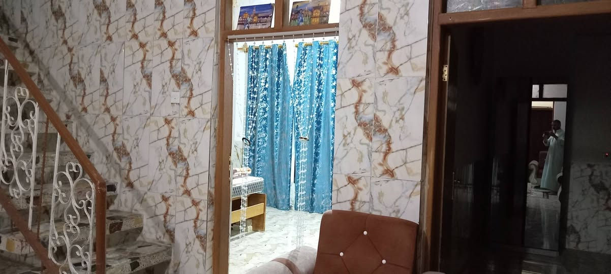 السلام عليكم.. للبيع دار سكن طابو زراعي مساحه 315م غرفتين نوم استقبال صاله مطبخ وهول بناء طابوگ سقف عكاده حي الامير قرب ملعب هشام طريق قرية عطا الله معامله تطويب كامله للاستفسار الاتصال ع الرقم ***********
