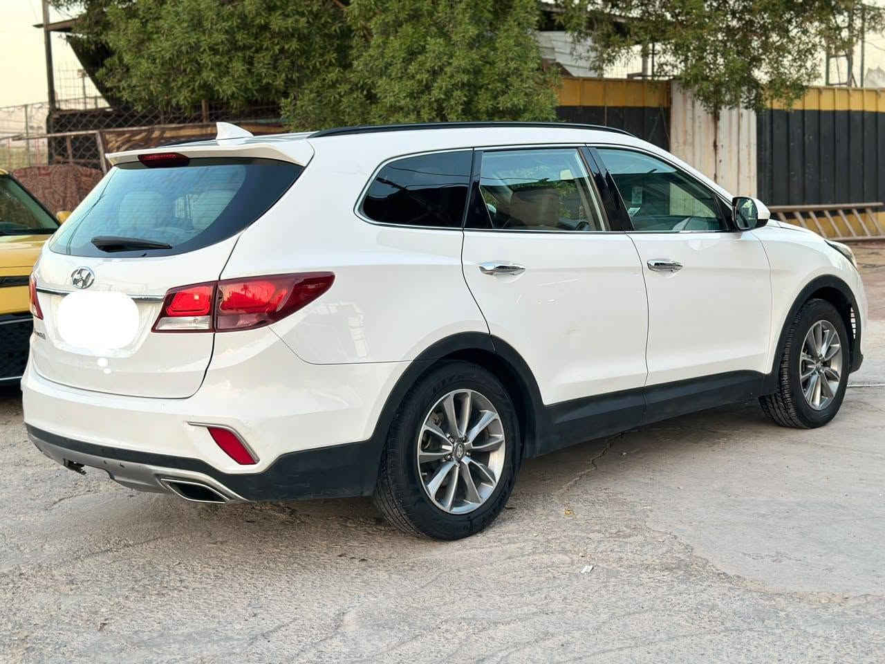 ﷽
للبيع فقط 
‏Hyundai snta fe
هونداي سنتافيا
الموديل : 2017
الون : ابيض
العداد : 138 الف ميل قابل للزياده

الضرر :- مرفق السونار

المواصفات :-
-المحرك   v6    3.300
-حساسات
-كامرا خلفيه متحركه
-تبريد مركزي امامي + خلفي منفصل التحكم
-تحكم ستيرن
-وضعيات قيادة  (3)
-ويل كب
-تحديد مسار
-شاشة
-نظام مانع انزلاق 
-نظام نزول منحدرات
-كشنات ٧ راكب
-كار بلي
-دفع رباعي
السياره رقم بغداد انكليزي
السعر ١٣٨
***********
بغداد الامين الثانيه
