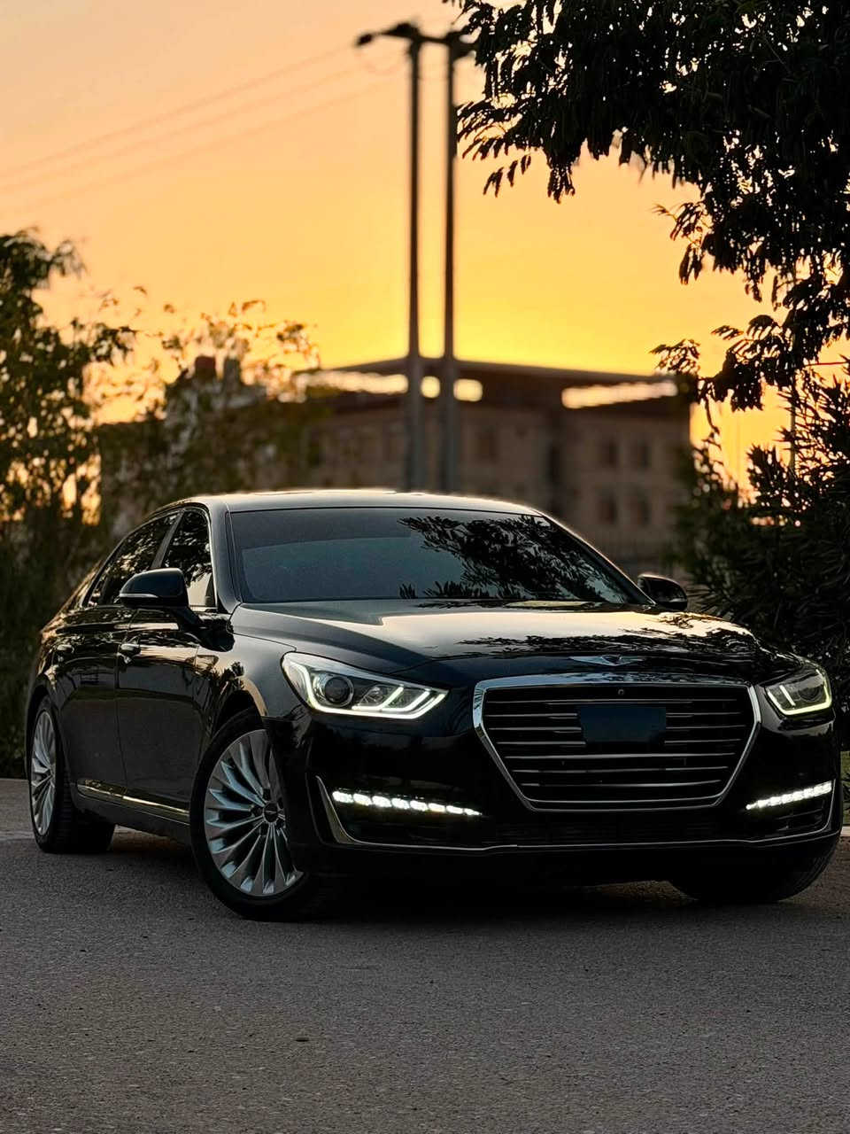 ‏Genesis G90 2017 
جينسيس (رئاسي)
كير مكينه كفاله 
حادث السيارة بامريكا 
جنطه و جاملغ خلف السائق مع باب كلير
بدون ايرباك

‌‎المواصفات والتفاصيل:-

‌‎:-بصمة تشغيل وبصمة الابواب مع الصندوق 

‌‎:- فتحة سقف  

‌‎:- 3 أنظمة قيادة  ( ايكو  + سبورت + نورمل + سمارت) 

‌‎:- لايتات دبل عدسة  زينون  متحرك ناصي وعالي مع ليدات نهارية 

‌‎:- محرك 6سلندر 3.3T

‌‎:- دواخل بيجي 
+ انارة محيطة عددة الوان متغيرة

‌‎:- كاميرا خلفية دواوة وبيها وضعيتين مع 4 كامرات محيطية 360

‌‎:- كشنات كهرباء جهتين + تدفئة وتبريد الكشنات + خزن 3 وضعيات 

‌‎:- رادارات نقطة العمياء مع رادارات خلفي امامي جانبي

‌‎:- صندوق ذكي يفتح عند الاقتراب في 3 ثواني  

‌‎:- نظام اوكس وبلوتوث وجي بي اس قابل للتحديث

‌‎:-  بردة خلفيه كهرباء مع بردات جانبيه كهرباء

‌‎:- تبريد قطعيتن منفصل النظام

‌‎:- نظام ترحيب عند الاقتراب مع علامه جنيسيس مع دخول ذكي

‌‎:- دبل جام أوتو مع عازل حراري

‌‎:- نظام صوتLexicon صوت عالي جداً 17 سماعة

‌‎:- مري قلاب عنده الرجوع.+ مري شفط 

‌‎:- شاشة ديجتال مع هارد خزن 

:- كشن امامي جنب السائق vip قلاب

:- داتشو كامل

:- سايد بريك كهرباء 

:- شاشة تبريد خلفي منفصل

‌‎:- ستيرن كهرباء شفط + خزن+ تدفئة

‌‎4 بوب شفط+جنطة

:- دبل ماوس تحكم كامل خلفي + امامي

:- شفتات ستيرن مع اوتو هولد

:- شاحن لاسلكي

:- قيادة ذاتية مع تحديد مسار

‌‎وبعد بيها هواي مواصفات ما احب اطول عليكم 

السيارة مكفوله شواصي و داخل و لغود
ومضللة وبيها كتاب تضليل من مديرية المرور رقمها دهوك السيارة باسم شركة تريد مداور تريد وكالة السعر 215
***********
