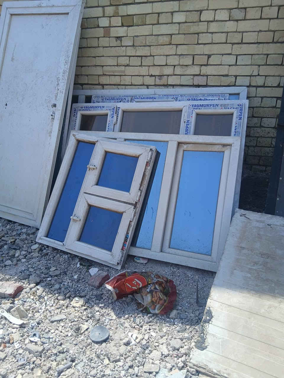 بيبان البيع العنوان حي نصر قرب المعارض ***********
