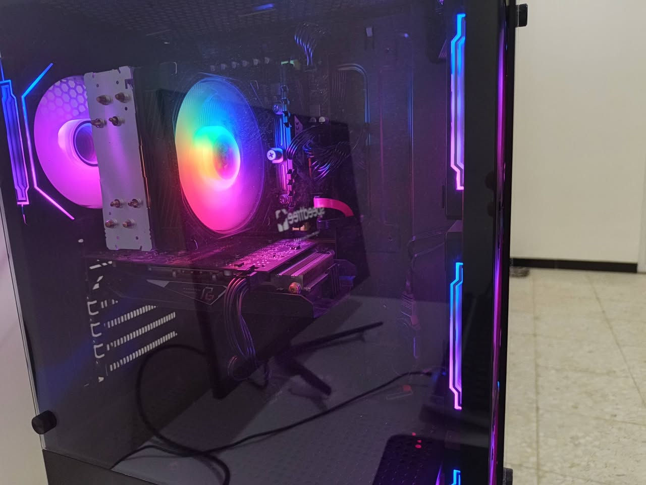 تجميعه PC
مواصفات

🖥️ PC مالك

🎮 كرت الشاشة: AMD RX 580 8GB

⚙️ المعالج: Intel Xeon E5-2640 v4

🧩 اللوحة الأم: X99

🧠 الرام: 16GB DDR4

💾 SSD: 128GB

💽 SSD256GB

🔌 مزود الطاقة (PSU): 550W

🖥️ الكيس: CAES 4 FAN RGB

مكاني حي البتول رقمي موجود واتساب وما سنجر ***********
السعر 400الف
