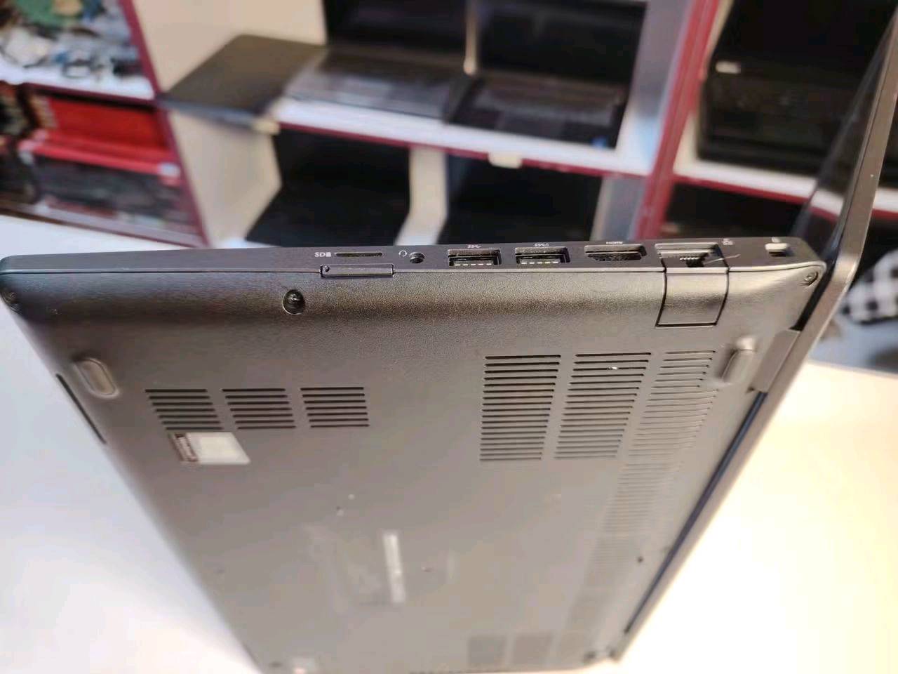 جهاز مرتب وقوي بمعالج Core i7 H  جيل 9 — 💰وبسعر  380 الف  فقط🔥

💻  Dell Latitude 5401
⚡ Core i7 H| الجيل 9
🧠  16 GB DDR4 | قابل للتطوير
💾  256GB SSD M.2| قابل للتطوير
🖥️ 14 
 ✨8 GB Intel Graphics| كرت شاشة مدمج(داخلي)      

✅ يفيد للدراسة، البرمجة، الأوفيس،المهندسين

🛡ضمان اسبوع مع وصل ضمان يضمن حق الزبون 
🚕التوصيل مجاني لجميع المحافظات
🎁ملحقاته: 
🔌شاحنة اصلية
🖱ماوس 
💼حقيبة
📩 التواصل واتساب :***********