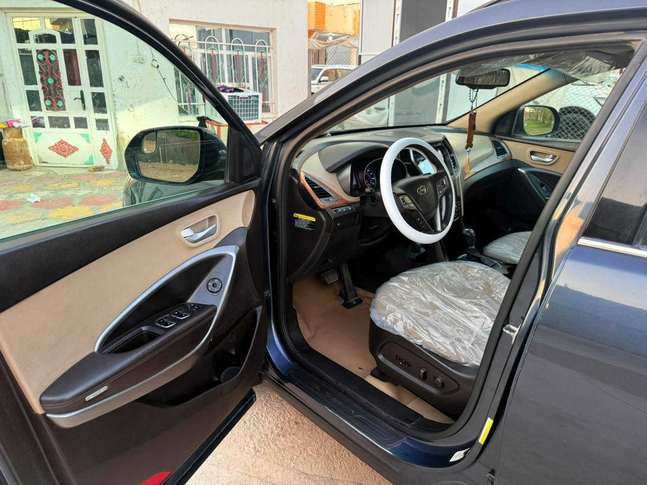 سلام عليكم
للبيع فقط بدون مراوس
سنتافي كراند امريكي 
 موديل 2016
محرك6 سلندر
لون نيلي 
رقم بابل

مواصفات السياره 

٧ مقاعد الخلفي كشن منفصل
الكشنات الأمامي كهربائية 

تحكم ستيرن

رادار خلفي 

تبريد مركزي تحكم خلف للتبريد
كروز سرعه 
شاشه  + تحكماة ستيرن 
لد LED نهاري اماي خلفي 
السياره وارد امريكي
السياره ماشيه ١٢٥ الف مايل  للعلم السياره ترايها اخت الزيروا !!!
الحادث جاملغ بدون دواخل 
مصبوغة حزام اثر جراد
ادامه كامله منظومه احتراق دهن فلتر كله جديد حتى الباتري شاده جديد
سعر السيارة ١١٥
فحص هزه رقم كله جديد 
السياره ترايه زيروو
للاتصال ***********
الديوانية
