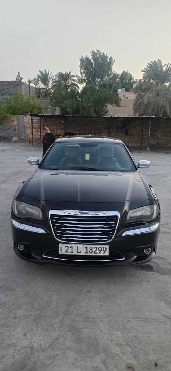 السلام عليكم اوباما 2011 جاهزه محرك جديد كير تبريد مكفوله من الفتح والتبديل والصبغ بيها بالهلالات الخلفيه خياس بسيط السعر 135وبيها مجال  مكان السياره السماوه مركز المدينه للأستفسار ***********
