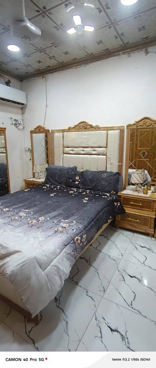 غرفه نوم مستخدمه شهر مفصله بلمعتها بعد جديده. سعرها مليونين ونص بيه مجال ***********

نص مكتوب في الصور:
- CAMON 40 Pro 5G 14mm f/2.2 1/50s ISO278
- CAMON 40 Pro 5G
- 14mm f/2.2 1/50s ISO141
- CAMON 40 Pro 5G 23mm f/1.8 1/50s ISO234
- CAMON 40 Pro 5G 14mm f/2.2 1/50s ISO289
- CAMON 40 Pro 5G• 23mm f/1.8 1/100s ISO410
- CAMON 40 Pro 5G 14mm f/2.2 1/50s ISO437