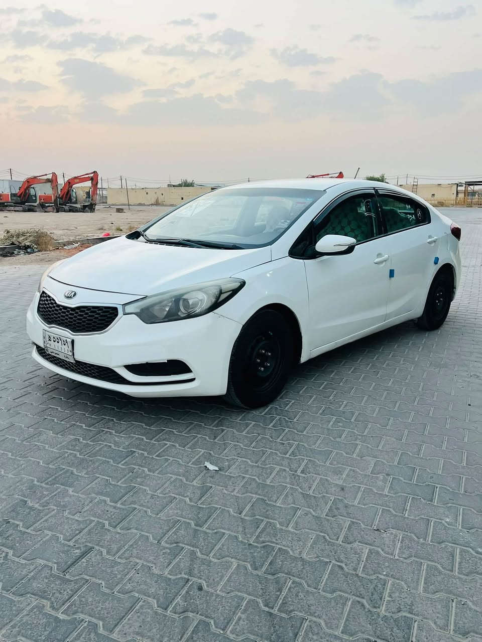 فورتي موديل 2016امريكي حادثها بنيد وجاملغ وهنا بلعراق بيها رشات صبغ متفرقه ابيع احزام حتى لا تعبك ولا تعبني بدون داخل رقم بغداد تحويل مباشر سياره جاهزه على آخر حبابه ماتصرف عليها الف دينار مواصفات عاديه مكينه 2000 تحكمات حسسات اشاير بلمري ABS /UBS كير ومكينه وتبريد وحداديه وتخم تاير مكفولات السعر 84مكاني نجف رقمي ***********
