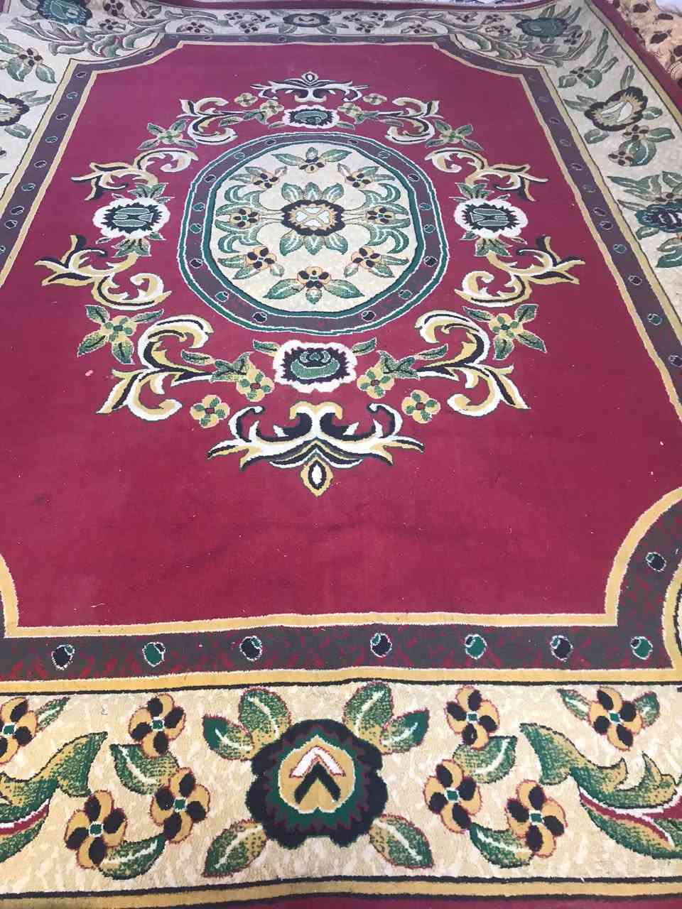 مدة طولها 4 متر ب عشرة    زولية صفرة قياس 3ونص x ونص2 السعر 35    زولية حمرة عدد 2نفس الشكل قياس 3x4 الوحدة ب 35 غزالية ***********
