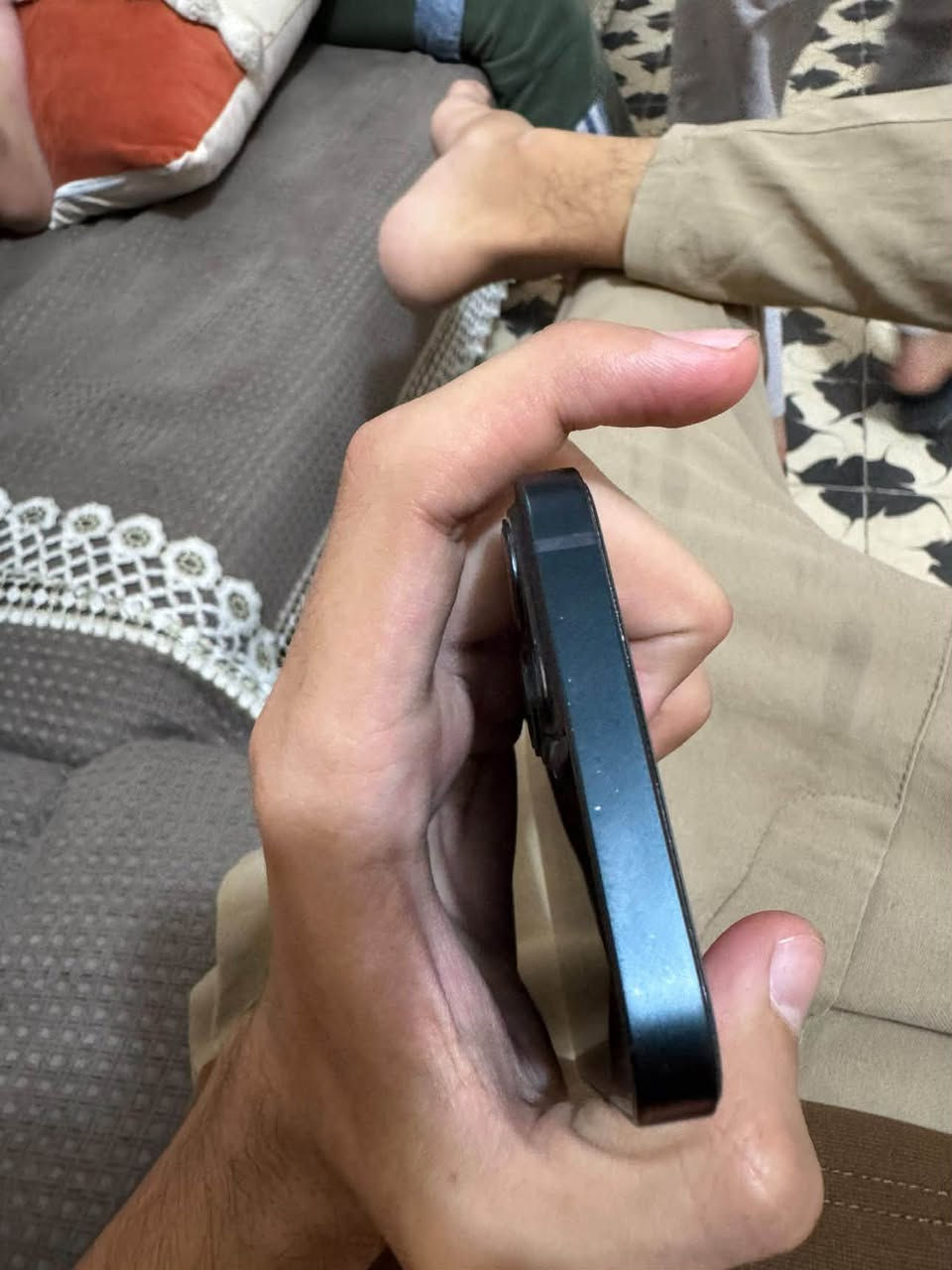ايفون 13 عادي للبيع التواصل علا الرقم واتساب ***********

نص مكتوب في الصور:
- 5:16 49 الآن عبود الكاصومي شراي Welcome Back to Apple News The best stories from the sources you love, selected just for you. Apple collects your activity in News, which is not associated with your Apple Account, in order to improve and personalize Apple News. When you turn on notifications for a channel, the channel can be associated with your Apple Account. Your device serial number may be used to check eligibility for service offers. See how your data is managed... Continue