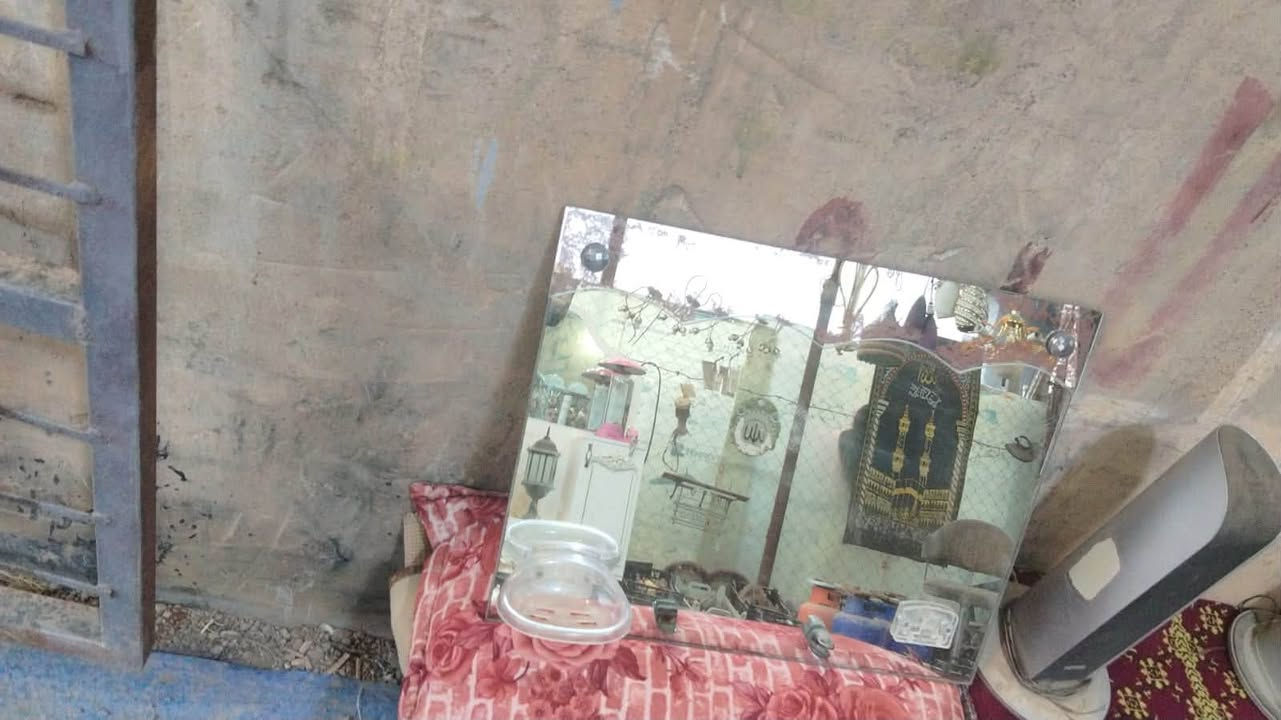 نشرة ضوئية ٤ قطع • ثريات • تحفيات انارة