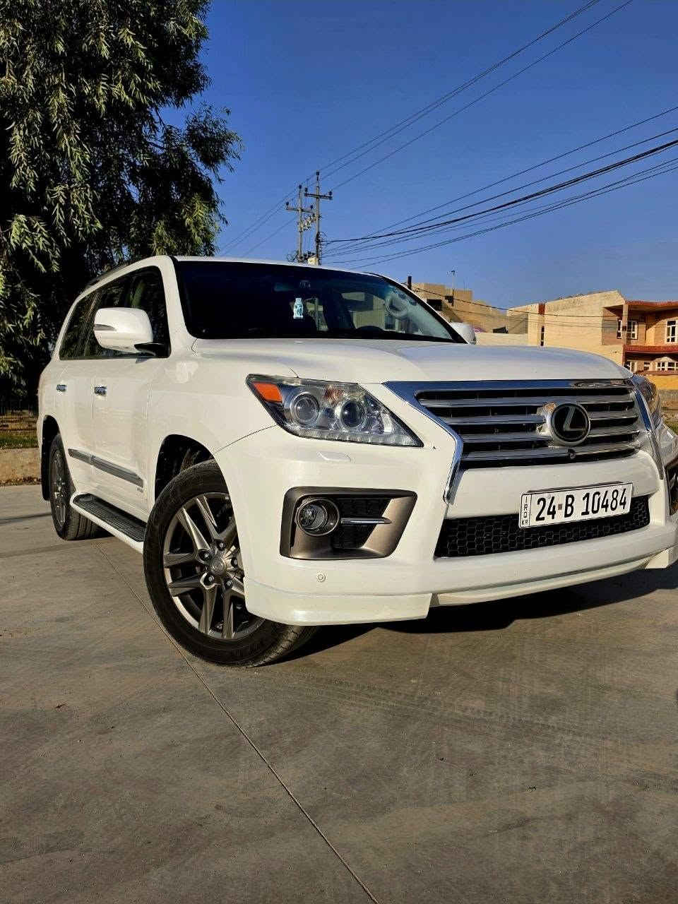 لكزس 2013 LX 570 S سبورتي فول مواصفات خليجية كلين تايتل
رقم دهوك هزة وسنوية جديدة
تحويل شرط 
كير ومحرك شرط
بدون صبغ 
محرك V8 سعة 5.7 لتر
القوة: 383 حصان
ناقل حركة أوتوماتيك 6 سرعات
نظام التحكم بالجر والثبات
نظام المساعدة على نزول المنحدرات
جنوط ألمنيوم 20 إنچ
إطارات 285/50R20 جديدة
فتحة سقف/مون روف
روف رايل
سبويلر خلفي
عتبات جانبية
مصابيح أمامية عالية التجهيز
كشافات ضباب
حساسات أمامية وخلفية
مرايا كهربائية وقابلة للطي
باب خلفي كهربائي
نظام دخول وتشغيل ذكي
مقاعد جلد فاخر
مقاعد أمامية كهربائية مع Memory
تسخين وتبريد المقاعد الأمامية
تكييف أوتوماتيكي متعدد المناطق
تحكم بالتكييف للمقاعد الخلفية
دركسون كهربائي
دركسون جلد وخشب
ثلاجة/صندوق تبريد أمامي
تشغيل بصمة/Push Start
مثبت سرعة
بلوتوث
USB / AUX
بيها هواية مواصفات
مكان السيارة دهوك
#لكزس
