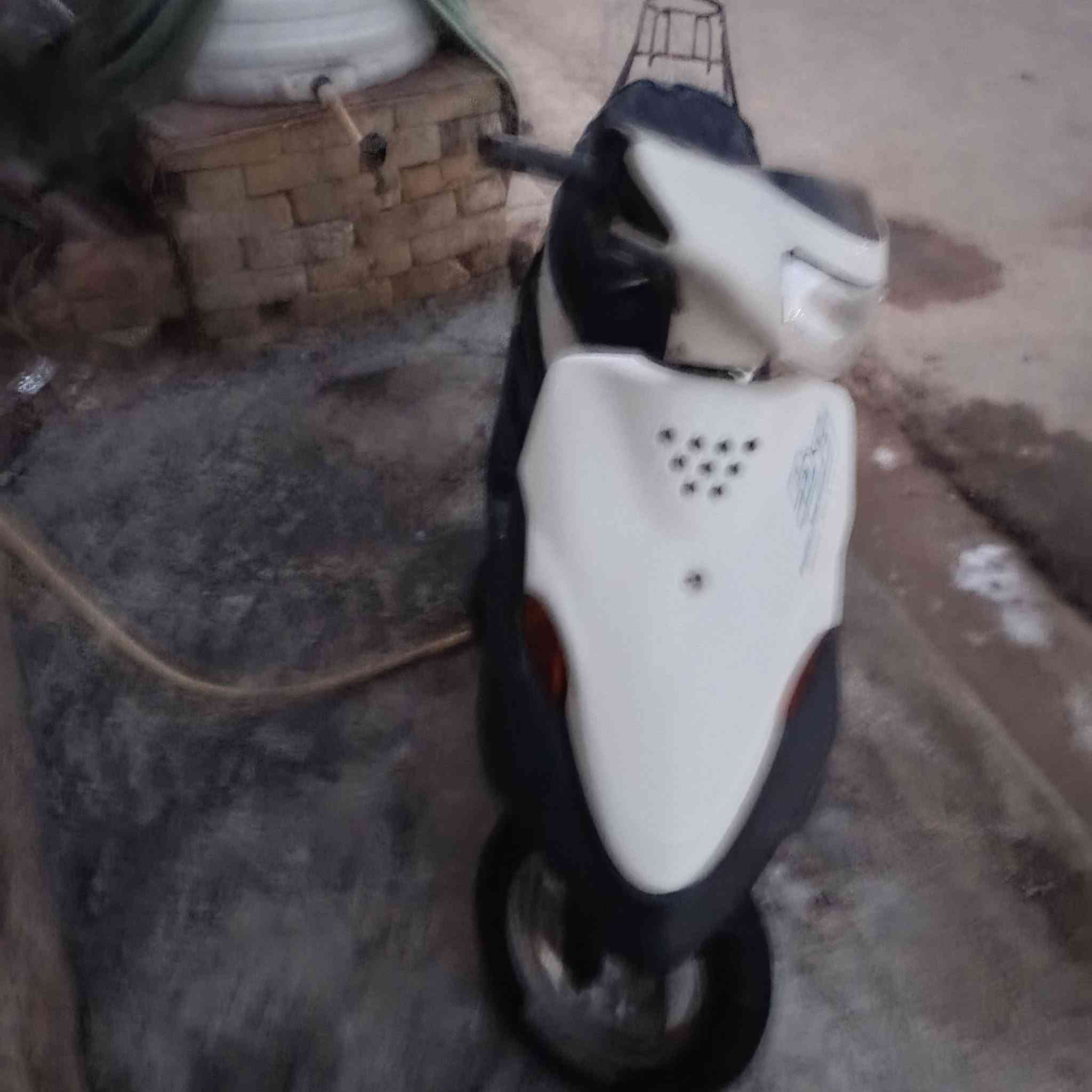 دراجه ياماها ام تسعة زروف مكينه مفتوحة توهه كهربائية كلها شغاله عوزها كابريتر السعر ٢٠٠ وبيها مجال للاتصال ***********
