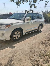 لوندكروز  للبيع  2014رقم بغداد الشعله تواصل عل رقم الهاتف 07826495051