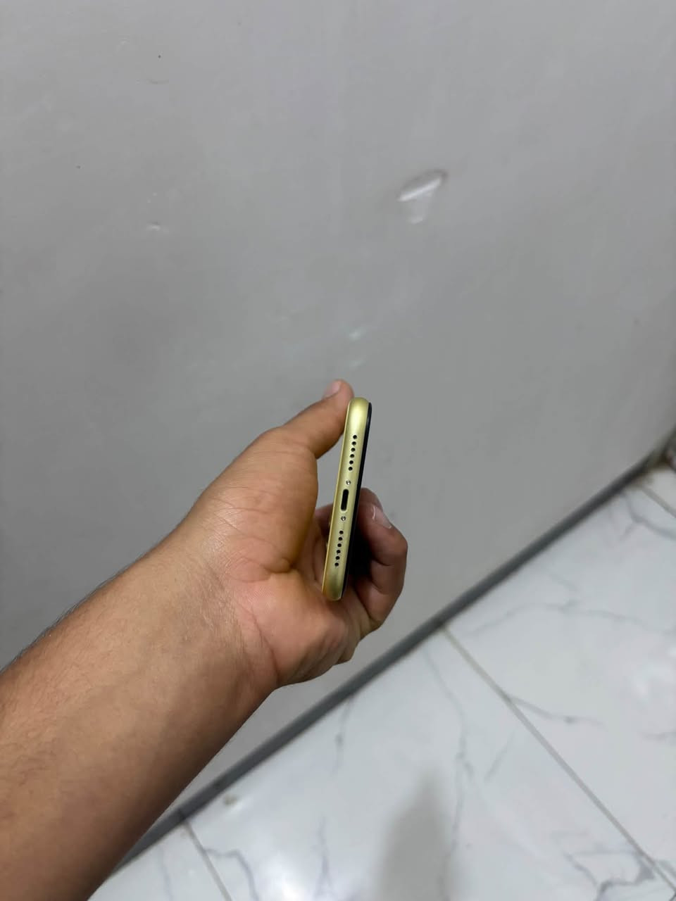 للبيع ١١عادي
مستبدل بطاريه زائد شاشه وكلاه
ذاكره ٦٤
***********
