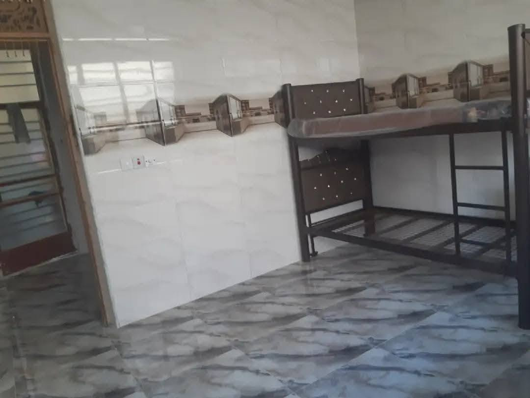 دار ١٠٠ متر للبيع سعر مناسب بناء حديث درجه أوله خدمات كامله تبليط مجاري ماء كهرباء موقع ب زراعي قرب شارع جنانه لارظي بناء فول مجر ب٤٥٠ طابق ثاني بناء سندويش معزول يتجر ب٣٠٠ خدمات كامله والاستفسار 7872173728يوجد وتساب
