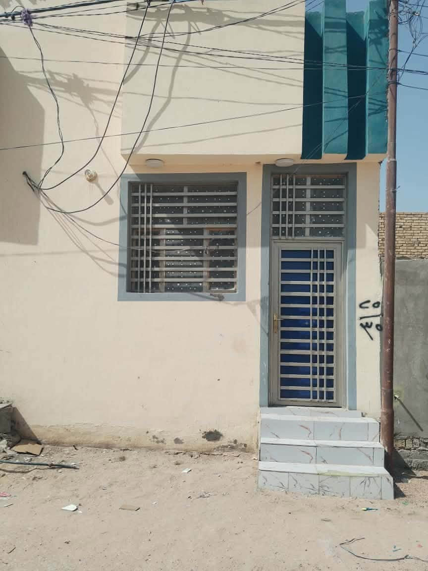 50 متر زراعي ملحق الغدير طابوك نهروان صب تسليح بورسلين هندي وسقوف ثانويه يعني جاهز من كلشي العنوان نجف قرب جسر الشهدا 300متر قرب مول المحبه البيت كامل من كلشي  الشراي يتصل ..22 وبيه مجال قليل***********
