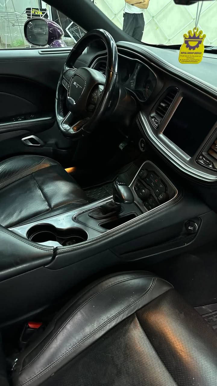 💜 للبيع | Dodge Challenger 2021 SXT 💜

لون بنفسجي مميز جداً 😍
🚘 سيارة مفولة مواصفات، ما عدا السلايد
🛋️ كشنات جلد
🔥 تبريد + تدفئة كشنات
📡 رادار
📺 شاشة كبيرة
🇮🇶 رقم بغداد

📍 ماشية 43 ألف ميل فقط
✨ السيارة جديدة بمعنى الكلمة، نظيفة جداً ومحافظ عليها.

🔧 الحوادث:
حادث جاملغ أمامي + بنيد جهة السايق.
وبالعراق صار بيها صبغ بالجاملغ الأمامي جهة عكس السايق تقريباً شبر.

💰 السعر جداً مناسب ومال بيع، للجادين فقط.

📞 للاستفسار واتساب أو اتصال:
***********
