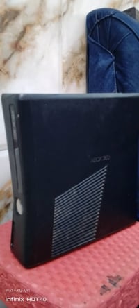 اكس بوكس 360سلم نضافه100/100 ويا جوستكين واير ومحوله جديده 106العاب  ه...