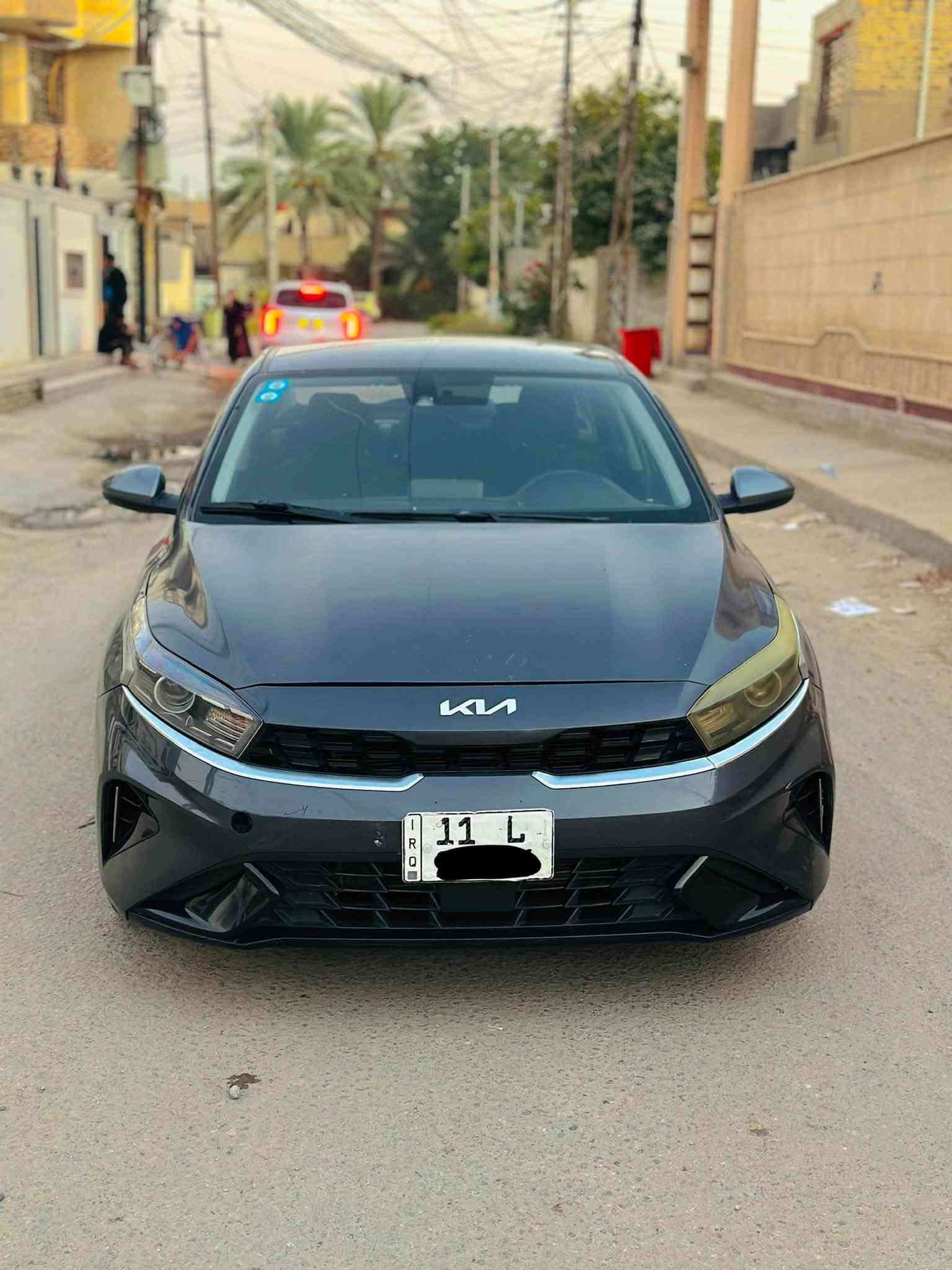 سلام عليكم لبيع كيا فورتي 2023 امريكي رقم بغداد الجديد باسمي شخصيا تحويل مباشر (( حادثه من امريكا بنيد فقط مبدل وبيها شويه بارد بدون دواخل وشرط السونار )) مكينه 2000 دوش بدون لا تنقيص ولا تبخير محرك كير حداديه تبريد كلها جاهز عله آخر حبايه سياره جديده ما ناقصه برغي السياره جاهزه من جميع النواحي وجديده السياره ماشيه 100 ميل  مواصفاته شاشه كبيره كامره خلفيه دواره شاشه اعطال تحكم استرين جهتين سياقه ذاتيه تحديد مسار ثلاث وضعيات سياره سبورت وايكو ونورمال وبعد بيها مواصفات 
مكاني بابل المسيب 
للاستفسار ***********
