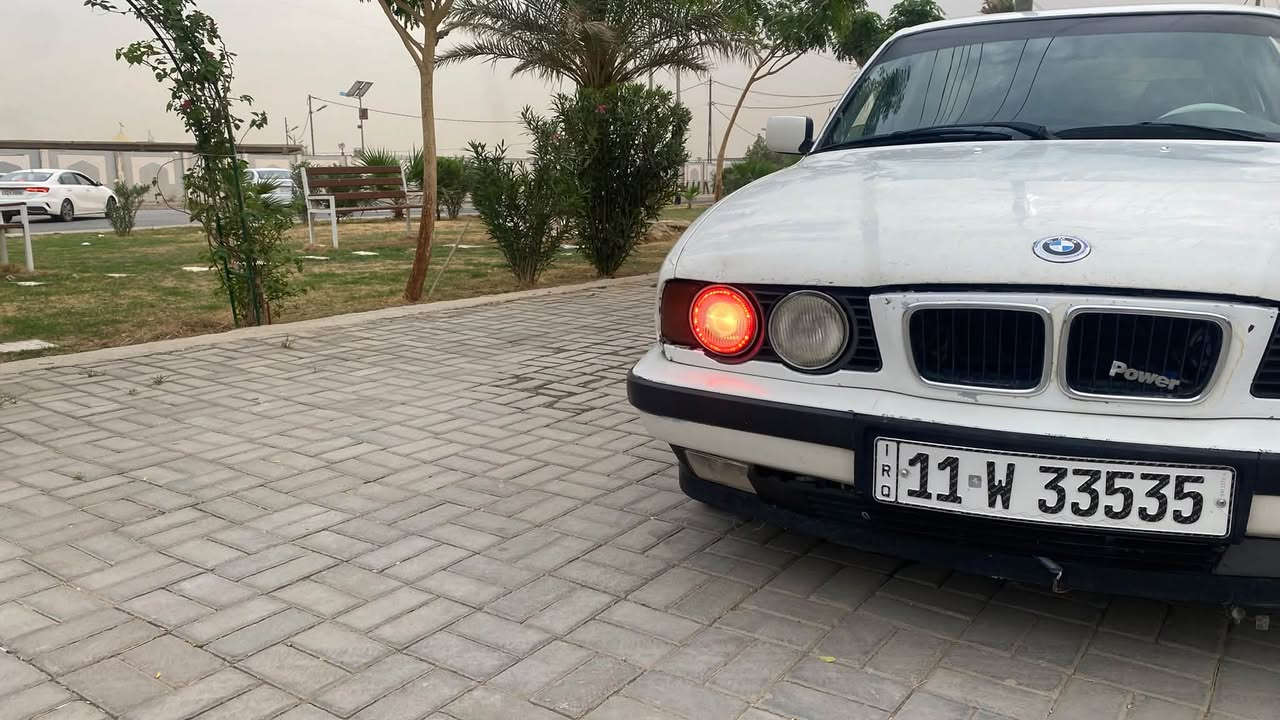 بي ام ٥٢٥i • ١٩٩٢ • رقم بغداد