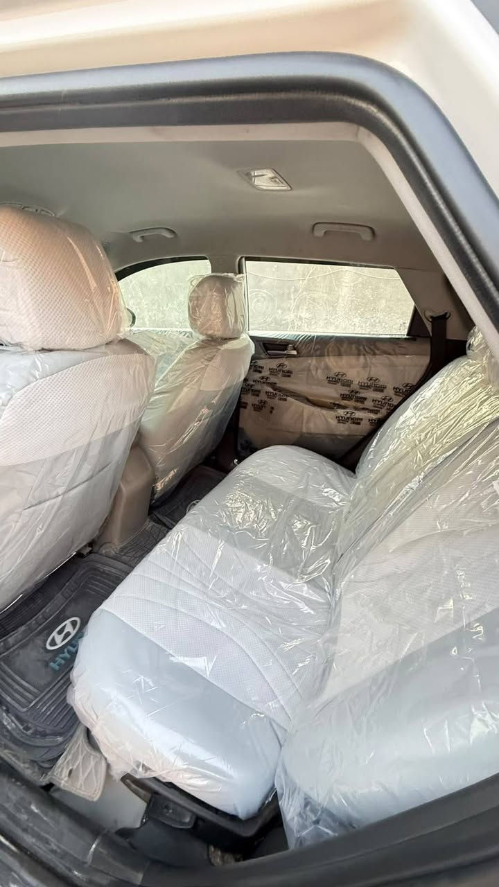 السلام عليكم
توسان امريكي حادثه بنيد وبارد جاملغ
موديل 2018
رقم بابل  بسمي
ماعده البانوراما 
مكينة 2000
داخل رصاصي
كامره 
ثلاث انظمة قياده 
تبريد تدفئة جاهزة 
العنوان حله
‏‪***********
