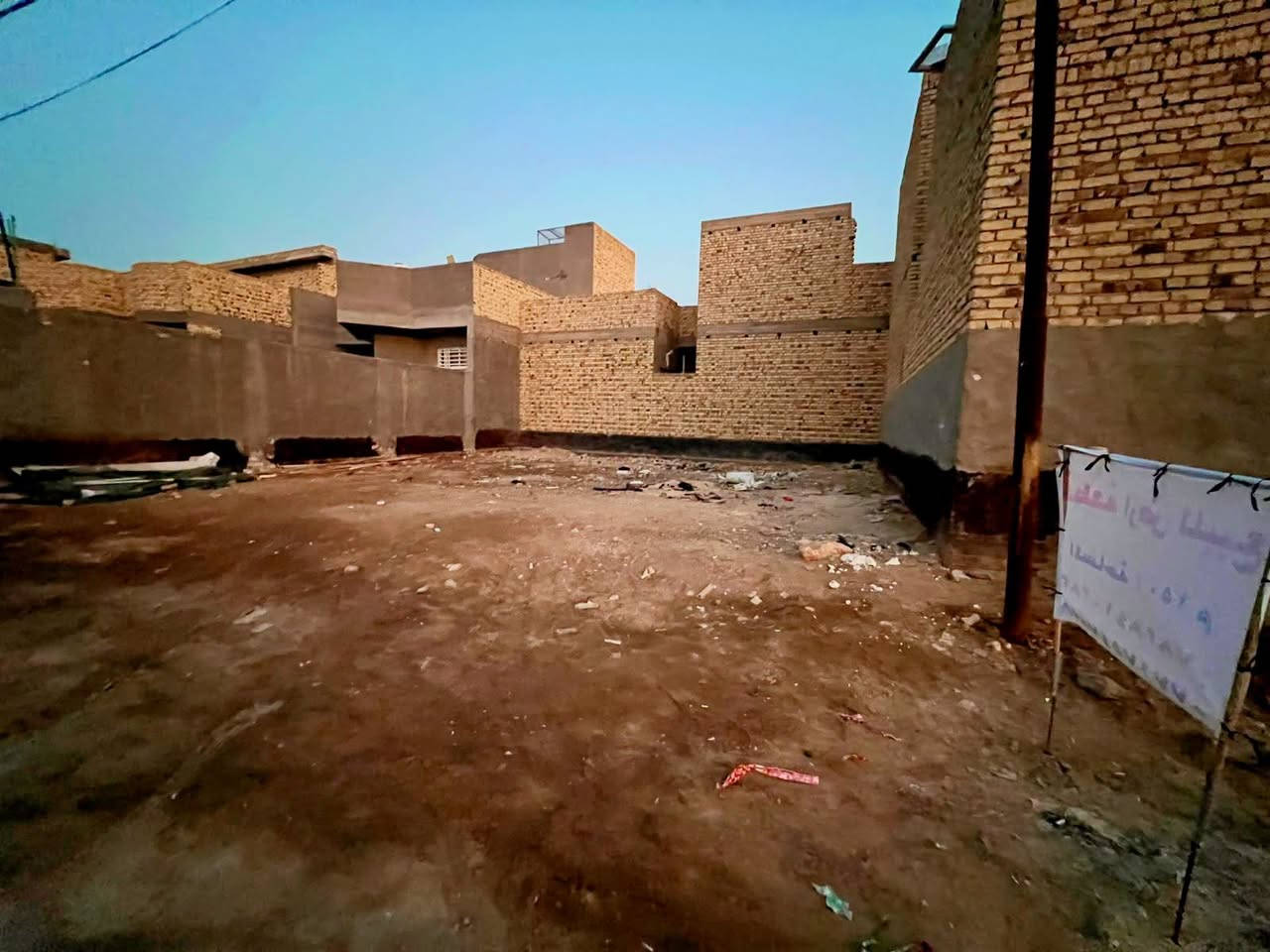 عرصه للبيع مربعه المساحه 150متر مجمع توحيد الاول شارع المركز تبعد عن الشارع العام 300متر للاستفسار [ *********** ] [***********]

نص مكتوب في الصور:
- مضيف السيد سمير الموسوي موقع العرصه دكان ام سعد حي توحيد مسافه العرصه 300م عن الشارع العام الشارع العام طريق السنيه السياحي الكوافيره سوبير ماركت الواحة مشت الفاكهه وال Google Maps