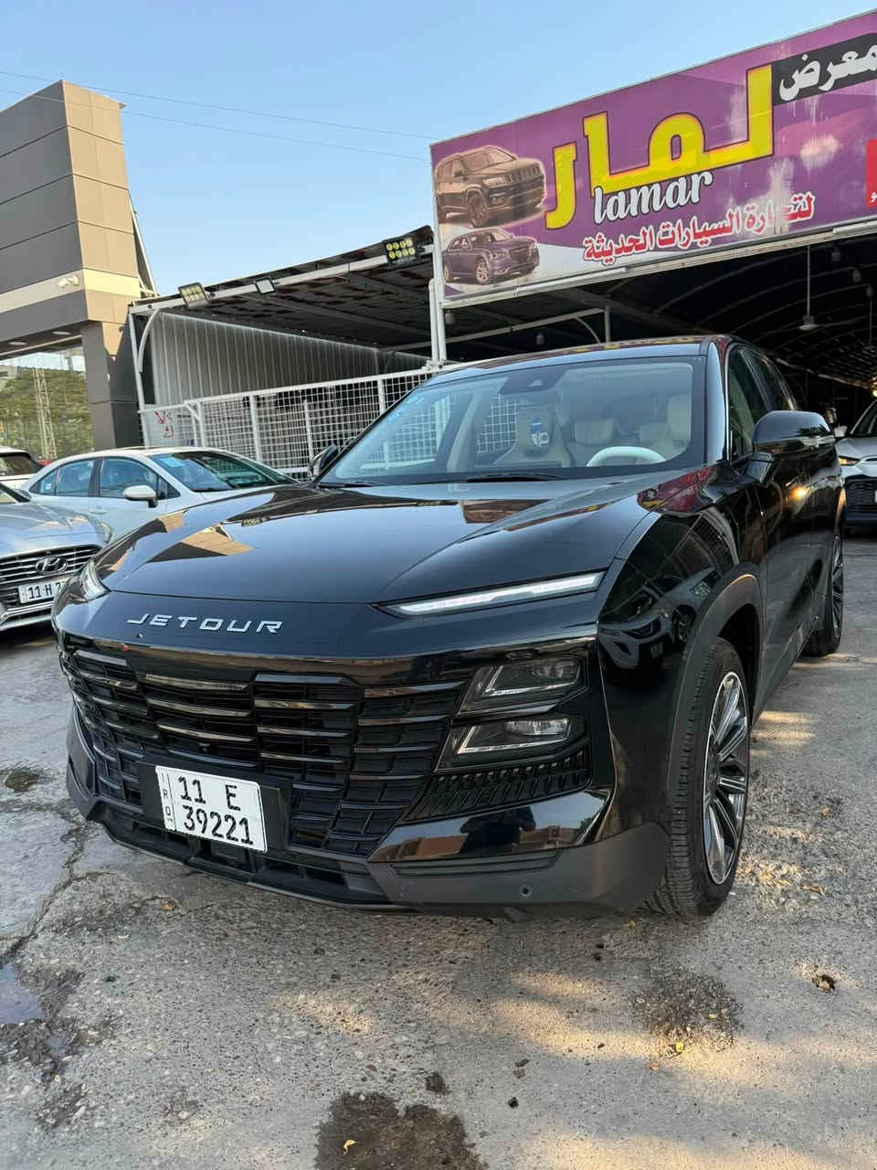 السلام وعليكم 

🔥 جيتور داشينك 2024 – لكجري  🔥
📍 بغداد – الكريعات شارع الوقف السني
📏 ماشية فقط 40 كم
مرقم بغداد 

🇮🇶 رقم بغداد
🛡️ بيه ملاحظات بسيطه  – ضمان شركة هارلم

⚙️ المواصفات:
▪️ محرك 1.5 تيربو – 156 حصان
▪️ بصمة + تشغيل عن بُعد
▪️ كرسي كهرباء +كرسي السايق 
▪️ داخلية جلد
▪️ شاشة تدعم Apple CarPlay
▪️ تبريد قطعتين 
▪️ أنظمة قيادة ومساعدة.                                                  ◾️يدات سلمس                                                                 ◾️جنطة كهربائية                                                               ◾️شاحن واير ليس      

💰 السعر: 23,500,000 دينار

📞 ***********

#شركة_الذاكرون #جيتور #داشينك #Jetour #Dashing #سيارات_العراق #سيارات_بغداد #بغداد
