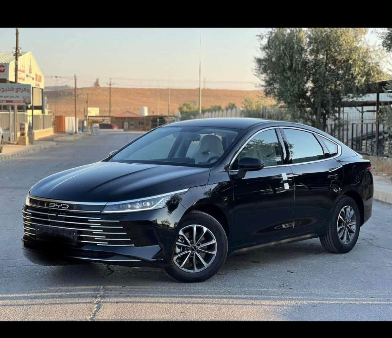 BYD DESTROYER 05 DM-i 2025
الون اسود رقم بغداد 
بي واي دي ديستروير
تقطع مسافة : 1200 كم بالفل
turbo 1500cc : سعة المحرك
سعة خزان الوقود : 48 لتر
حجم البطارية : KWH 8.3
تقطع مسافة : 55 كيلو في شحنة حجم المحرك الكهربائي : KWH 132
عزم الدوران : N.M 316
التسارع من 0 إلى 100 كم/س : 6.9 ثواني فقط
عدد الأحصنة : HP 179
نوع البطارية : بليد
المواصفات :
كراسي جلدكامرا خلفية
انظام التشغيل عن بعد نظام الدخول الذكي
(HOLD AUTO ( هاند بريك كهربائي
اوامر صوتية للتحكم بالسيارة
حساس مطر
شاشة بحجم 12.8 إنش
شاشة العدادات 10.25 إنش
عدد السماعات 12
عجلة القيادة جلد
ازجاج ملون
حساسات خلفية
انظام الضوء النهاري
•تحكم كهربائي بالمرايا الجانبية
ماشيه 21  الف اسعر💴 20💴 مليون 
العنوان سامراء رقم الهاتف بي واتساب 
***********
