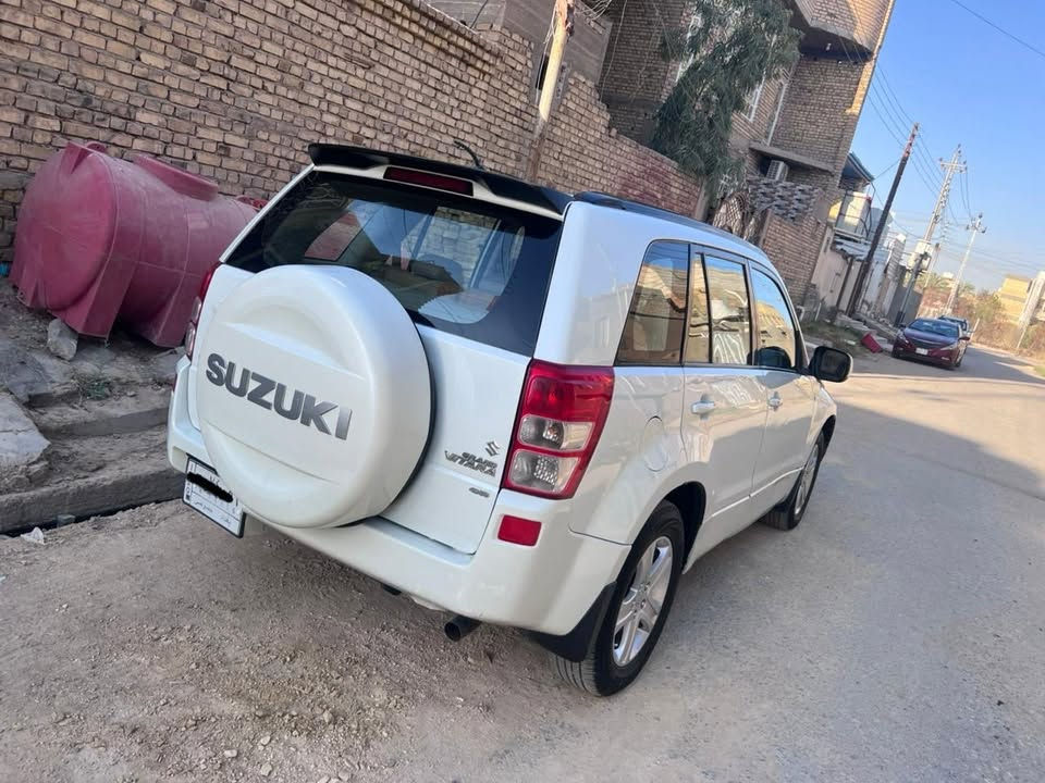 السلام عليكم للبيع سازوكي فيتارا 2008 رقم بغداد محرك 6  2700 بصمة السعر 75 ورقة كير محرك سليم  
سنوية ل 2028 تحويل مباشر 
المكان البصره    
***********

