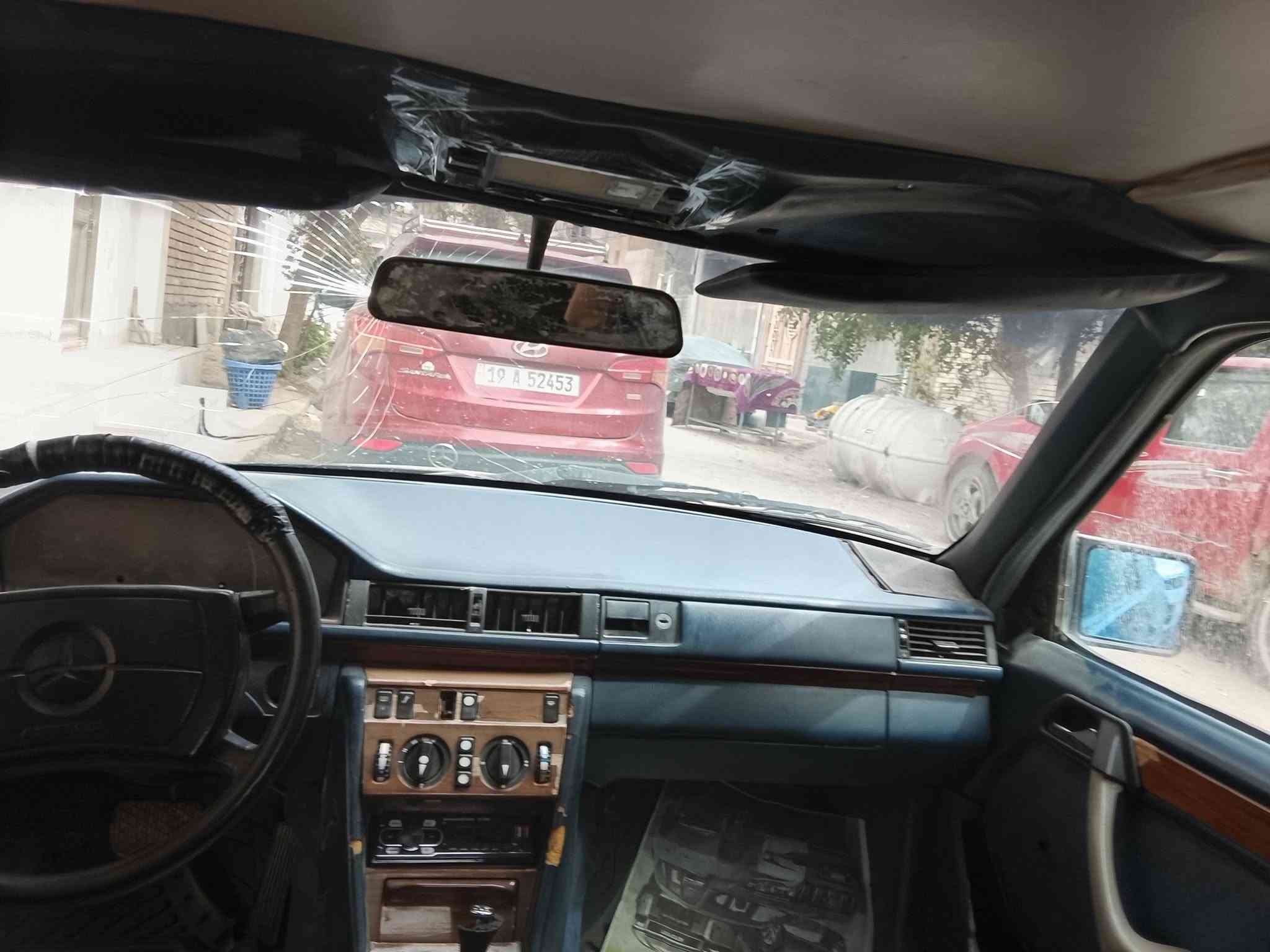 سلام عليكم ورحمة الله وبركاته 
سياره للبيع فقط 
مارسدس دب 
محرك وكير محور VVT ثنين ونص 
فيشه وحده كهربائيات جاهزه رقم انبار مداور شرط سنويه ساقطه مكاني نجف سياره مكفوله من الضربه القويه من العيب الشرعي حداديه ٥٠٪؜  السعر ٢٨ ورقه للشراي 
***********
موجود واتساب .
