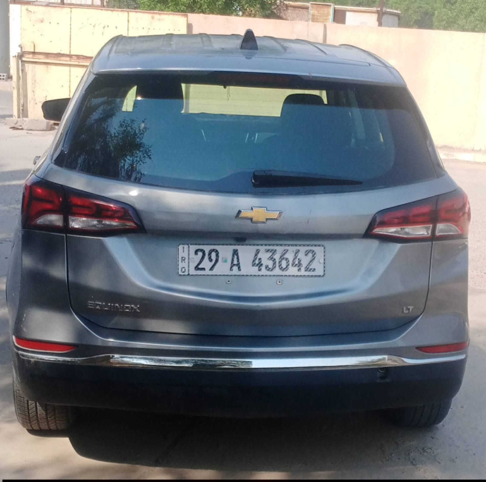السلام عليكم
🚘 للبيع أو المراوس – شيفروليت إكوينكس موديل 2023 

🔹 فئة LT

🔹 المحرك: 1.5 لتر تيربو (1500T)

🔹 الاستيراد: وارد أمريكي

🔹 رقم السيارة: واسط بأسمي

🔹 مكان السيارة: واسط ـ قضاء الحي 

🔹 عداد المسافه 57.700km قابل للزيادة

✨ المواصفات

✅ بصمة للأبواب 

✅ مثبت سرعة

✅ مانع انزلاق

✅ رادار امامي 

✅ مصابيح أمامية LED

✅ فور ويل AWD

✅ كاميرا خلفيه دواره مع المقود 

📌 حالة السيارة

✔️ الحادث في امريكا قطعة واحدة فقط  موضح  بالصور.

 

✔️ الإيربگات سليمه

✔️ بارد خفيف في طرف الباب الخلفي الايمن اثر طخة بسيطة(في العراق)

✔️ 

✔️ السيارة جدا حلوه ونظيفه 

💵 السعر المطلوب 165 $$ وبيه مجال 

للتواصل/***********
