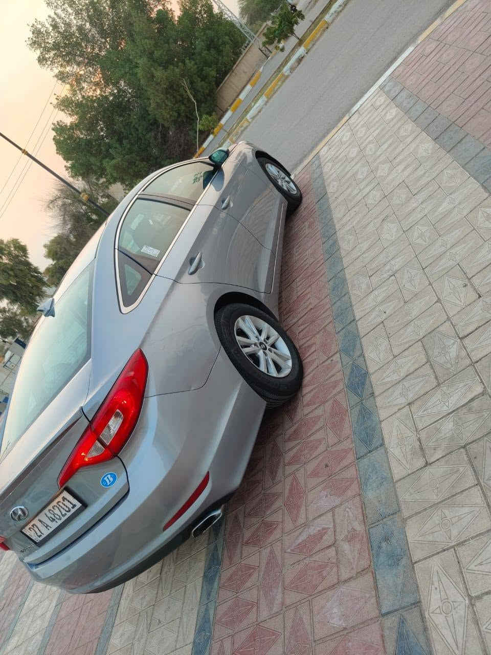 سلام عليكم هونداي سوناته موديل 2015 رقم ذي قار انكليزي بسمي هزه جديده وارد امريكي بس بنيد صبغ فقط بدون دواخل مكينه 2400 عنوان ناصريه السعر 115وبيها مجال بسيط رقم الاتصال ***********
