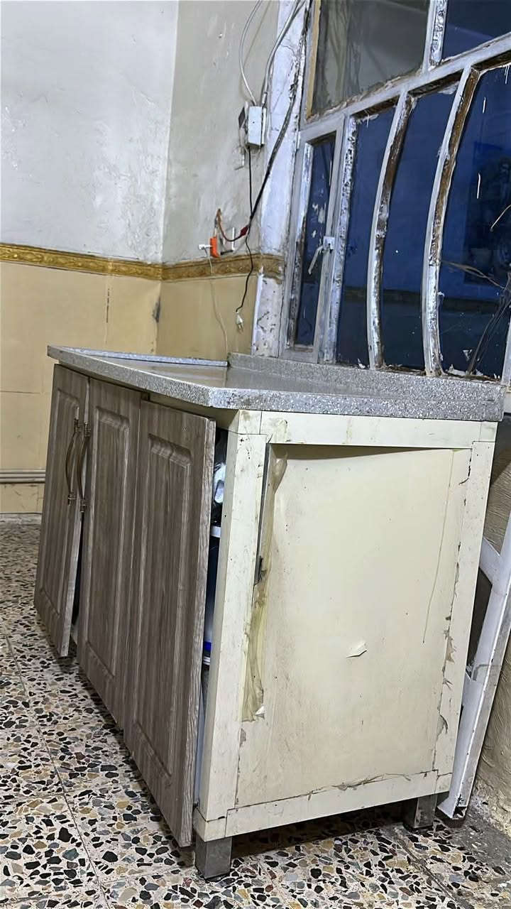 كاونتر ٣ قطع مفصول  الخارج mdf والداخل المنيوم يرادلهه تعديلات لليطات بي ضربه مبين بلحافه سعر ٢٧٥  مكان بغداد مدينه الصدر شراي يتصل واتساب فقط 
***********
