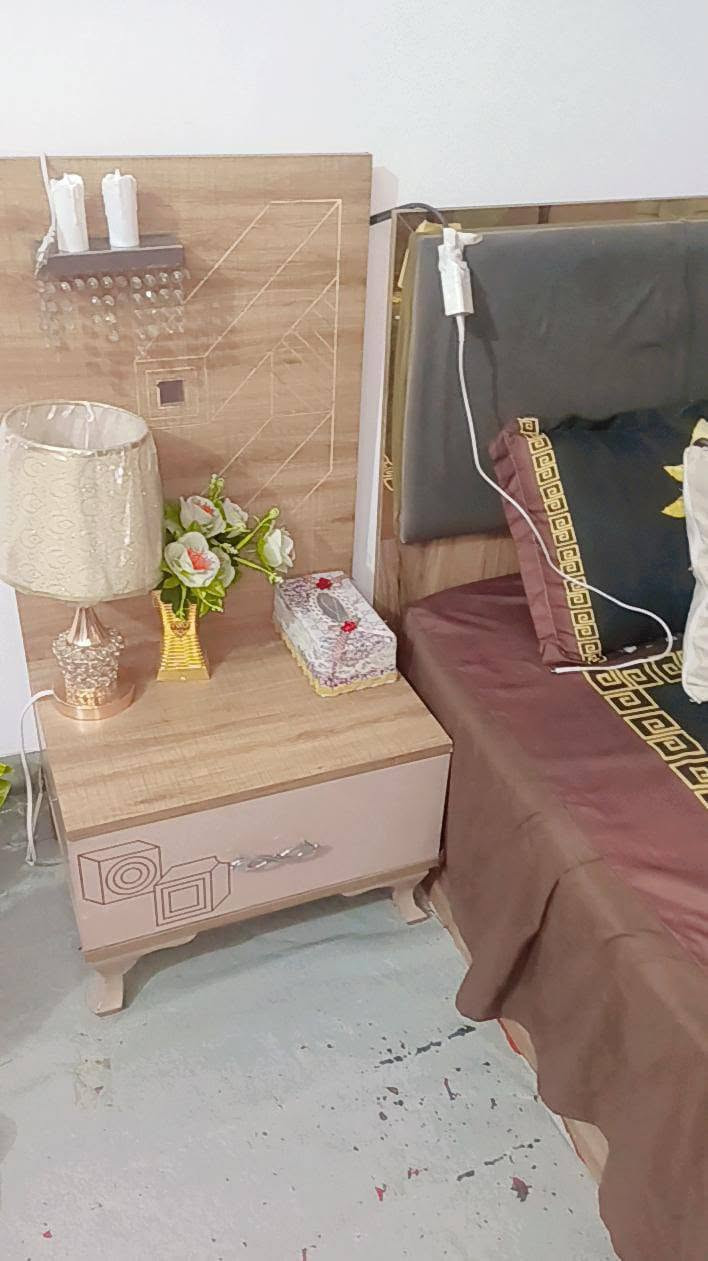 السلام عليكم غرفه تركي 6قطع السعر 225  وبيها مجال بسيط المكان بغداد الزعفرانية ***********
