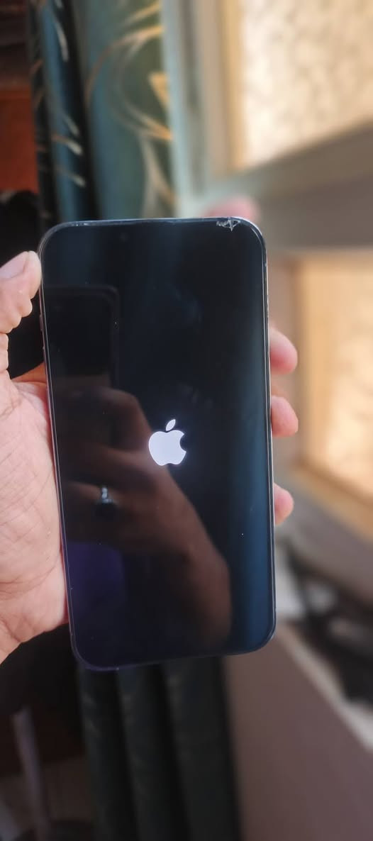 السلام عليكم إيفون 13 برو ماكس بطاريه 90 ذاكره 256 جهاز نضيف امريكي للبيع مكاني ديوانيه جلبيه  ***********
