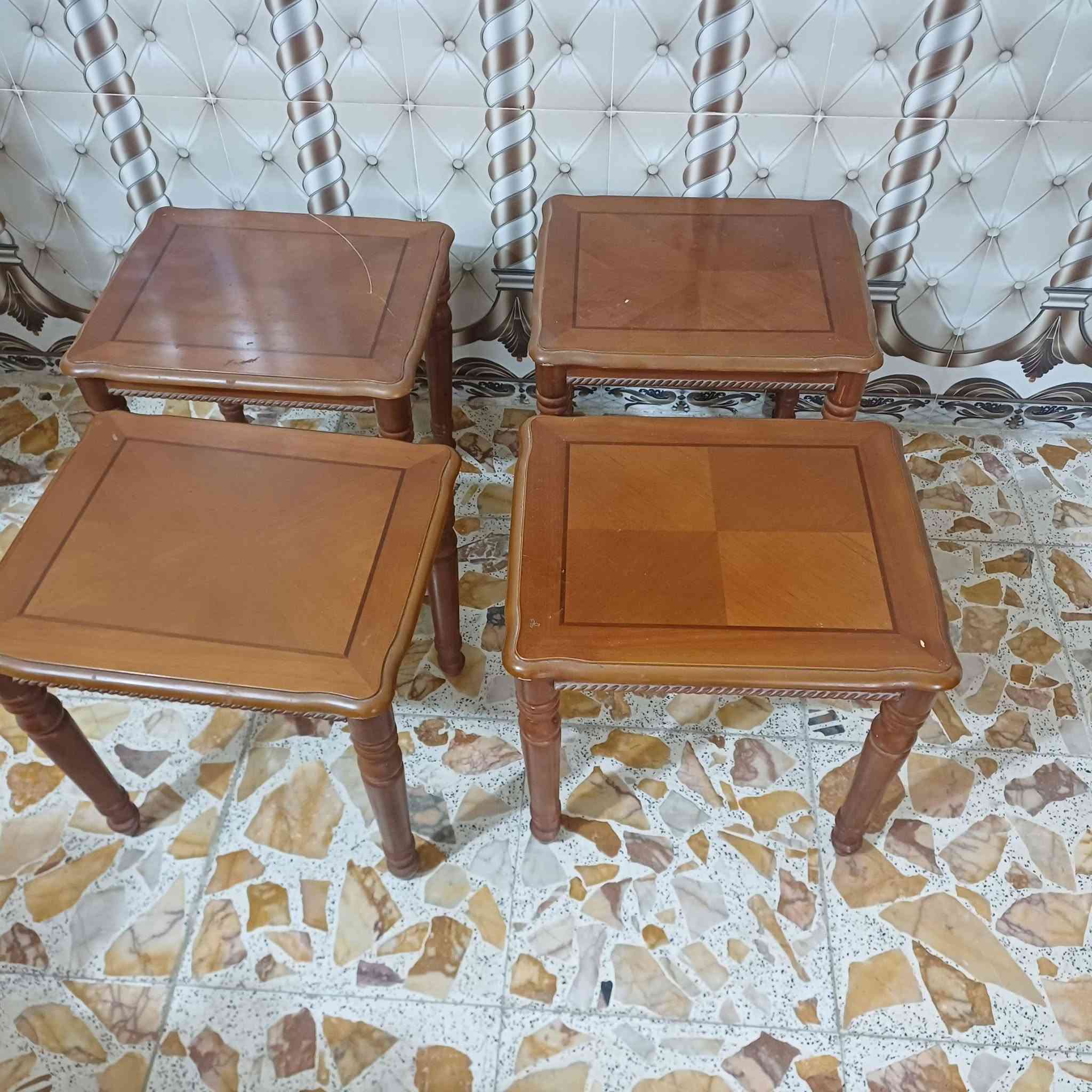 السلام عليكم
 زوليه قياس 4×3 تركيه سعر 60لف الواحده عدد 2
ساعه جداريه 10
الطبلات 60وبيهن مجال الشراي 
المكان الكوت / الحاوي
***********
