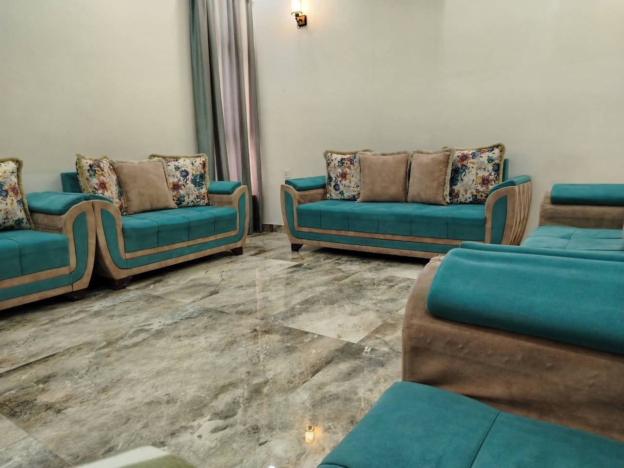 تخم ١٠ مقاعد للبيع سعره ٢٥٠
***********
7830017337
المكان بغداد حي الجامعة شارع مركز الشرطة
