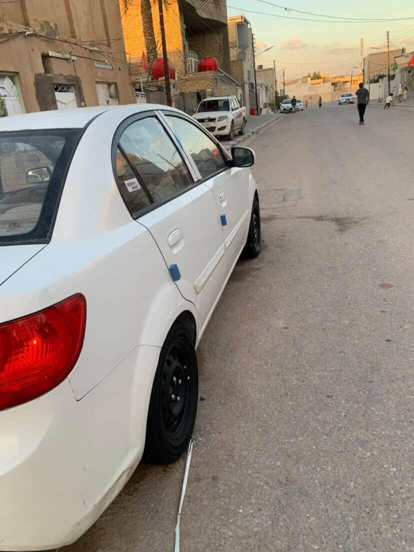 سيارة للبيع موديل ١٢ بيهاقطعتين صبغ بس سنويه ٢٩ رقم نجف باسمي.     الرقم ***********
