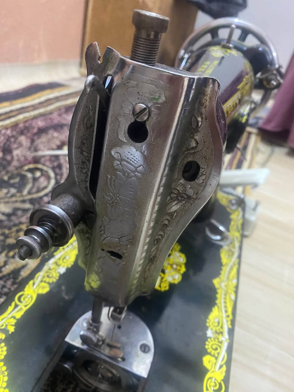 سلام عليكم مكينة فراشة نظيفة جداً استخدام قليل للبيع بيها نقص بس المكان الي تدخل منة عجلة الدوس ب2000 دينار يسونها سعرها 75 الف مكاني بصرة زبير تواصل خاص او ***********
