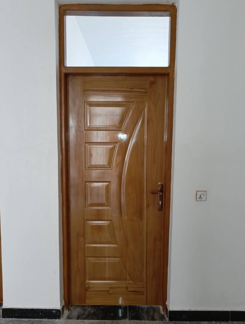 نجارة حسب الطلب • أبواب درجة أولى
