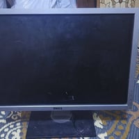 شاشة DELL P2210F • 22 بوصة • ضربة