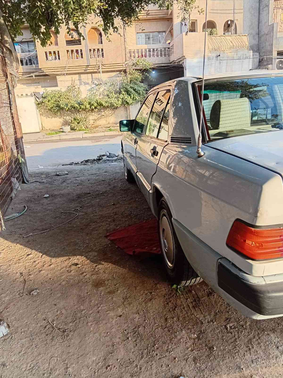 مرسيدس • بلاديه • مكينه ٤ سلندر