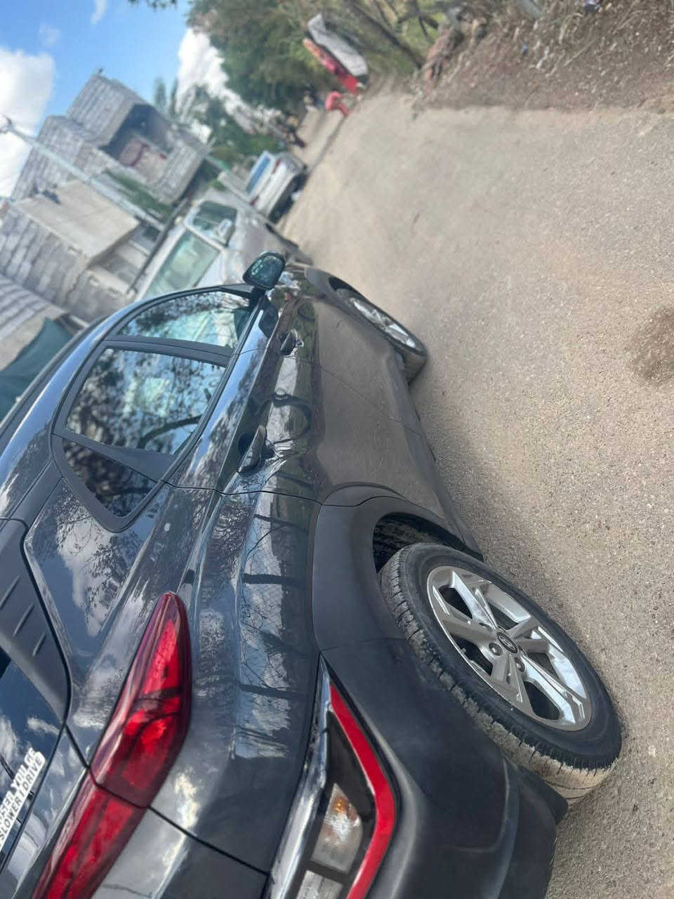 السلام عليكم سياره كونا موديل 23بيع مستعجل بس يعني مو تكسر بيه خل مخافت الله عدكم رائده 110ليجي بالعافيه وهذا رقمي ***********وبيه مجال حك الجيه
