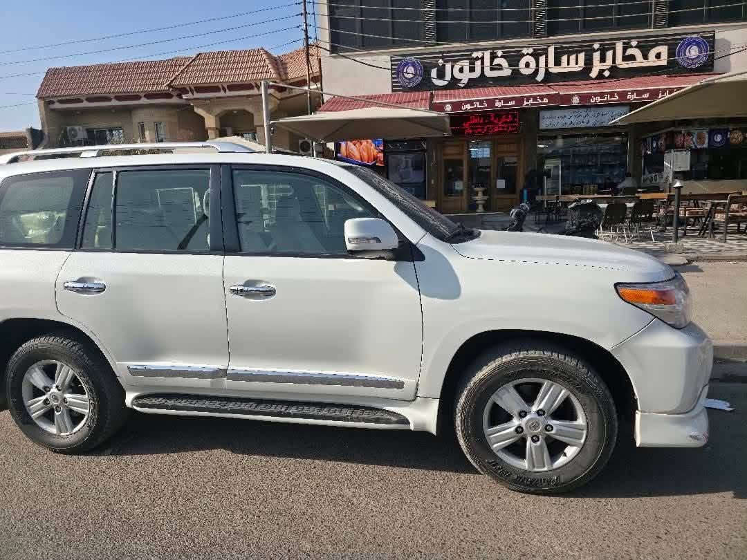 سياره لاندكروز سرائيلي مديل 2015 خير من الله نضافه مثل مموضحه بلصوره السياره بوضعيه جيده 
السعر 260$ وبيها مجال حك الجيه 
وتساب فقط ***********
اتصال بدون وتساب ***********
