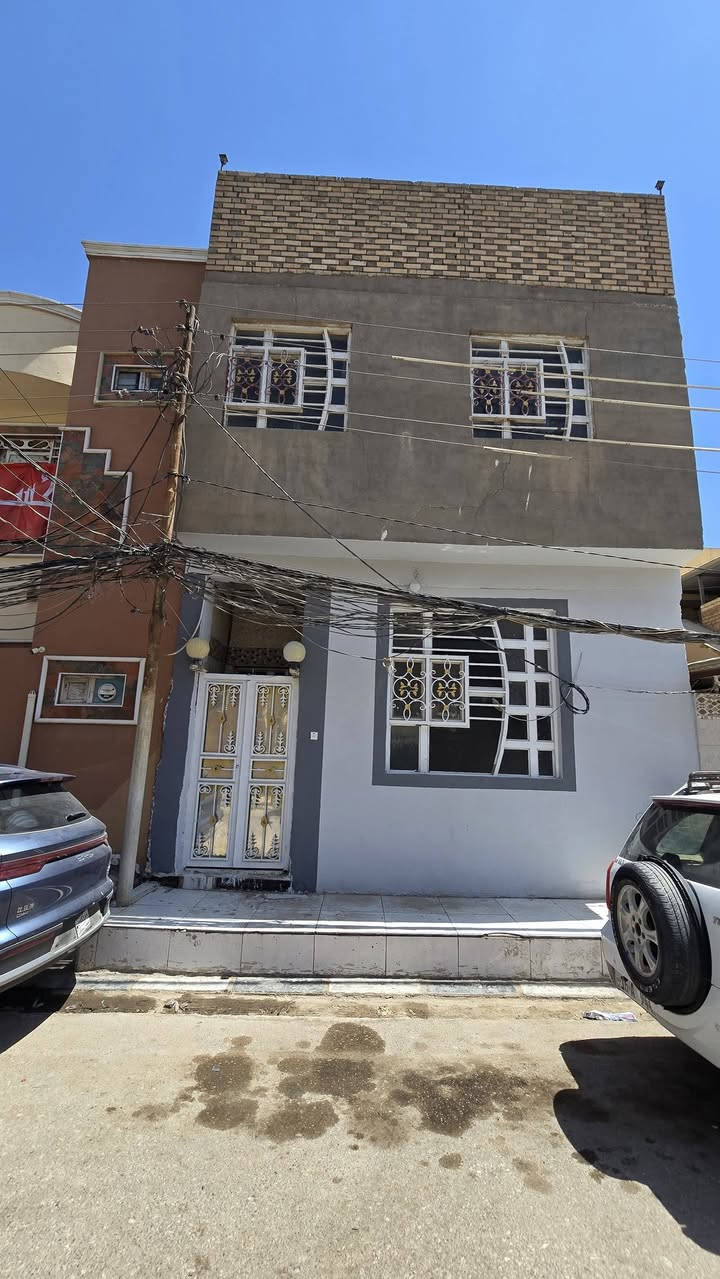 دارللبيع طابقين 33متر حي الجامعة منطقه 28الف غرفه مطبخ صحيات وفوك غرفه وصاله وصحيات واجه 6 ونزال 5 ونص ساس وسقف صب سعر 65 وبيه مجال للستفسار التصال ***********ابومنتظر
