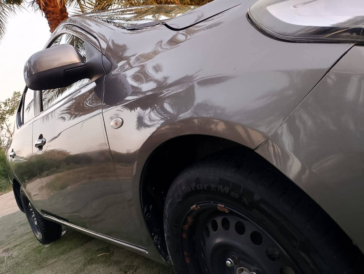 السلام عليكم سياره نيسان هندي موديل 22 سياره خير من الله بيه جاملق وبندي وشويه بل جنطه ترجيع على البارد 95 وبيه مجال ***********
