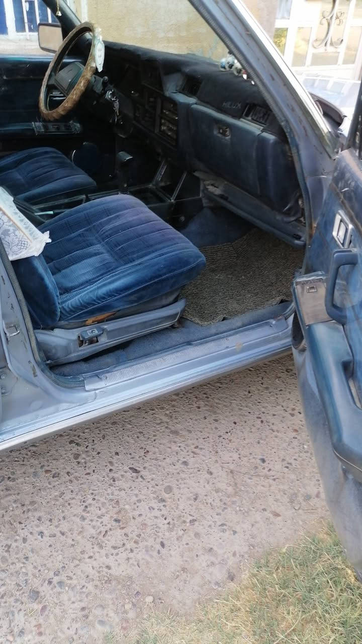 سوبر  للبيع موديل 83
مصبوغ لجماليه.
تبريد شغال.
محرك vvt
صدر نضيف َوتخم تاير.
السياره حلوه ما ناقصه شي مثل ما موضح بالصور.
السعر 48. وبيه مجال.
للاستفسار ***********

